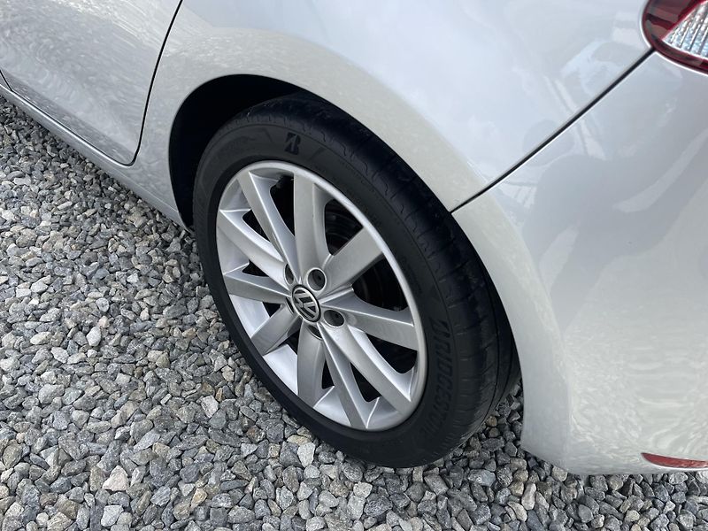 Volkswagen Golf 1.6TDi 105PS  6 HIGHLINE TOP!! - fotka 38 z 176