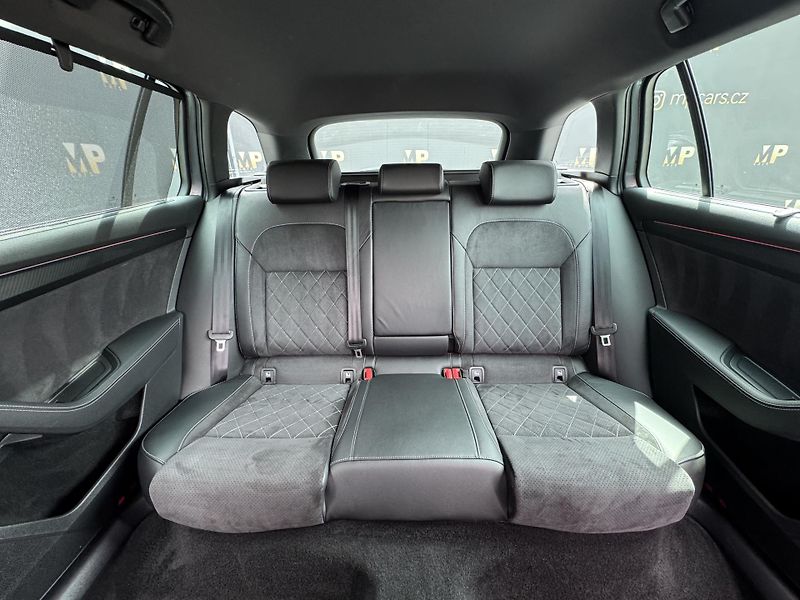 Škoda Superb (2020) 2.0TDi DSG Sportline ACC Kessy - fotka 17 z 50