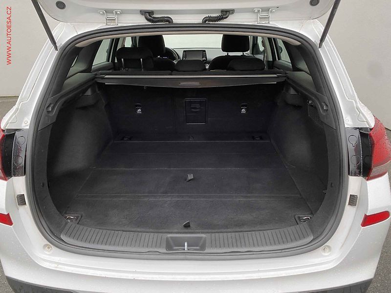 Hyundai i30 (2023) 1.5T-GDi, ČR, AT, LED, kamera - fotka 7 z 18