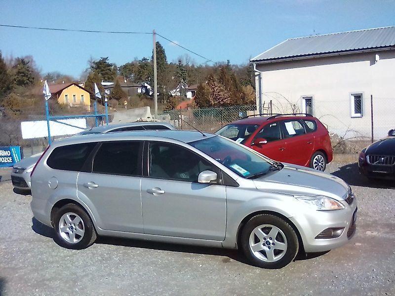 Ford Focus (2008) 1.6i 16V, kombi, 2.majitel - fotka 2 z 30