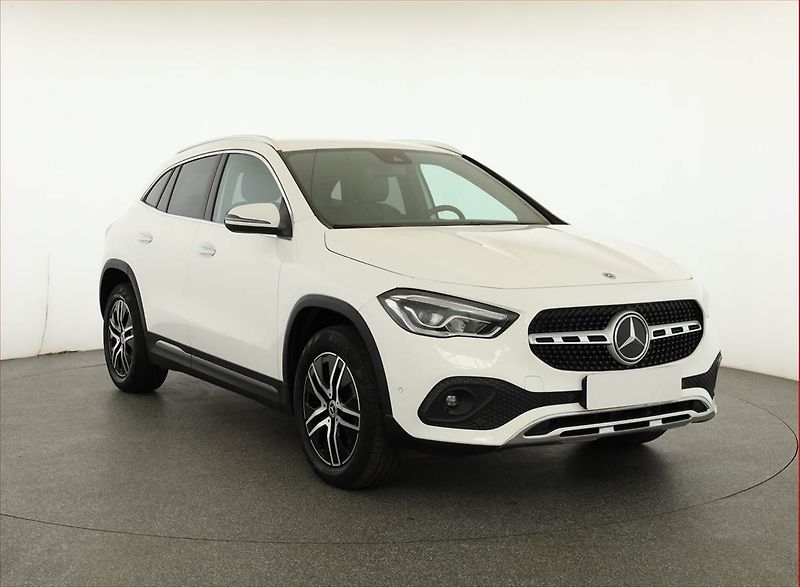 Mercedes-Benz GLA (2022) 180 d - fotografie inzerátu