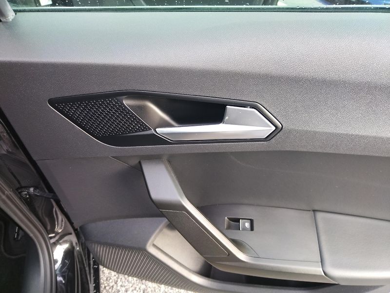 Seat Leon 2.0 TDi DSG 7st. FR-Line - fotka 15 z 29