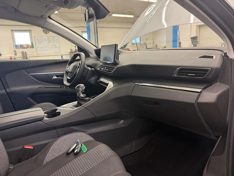 Peugeot 5008 - fotka 15 z 18