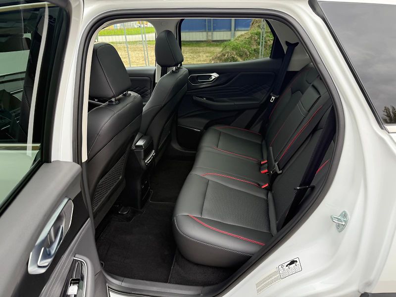 BAIC X7 1.5T 7DCT ALL IN - fotka 24 z 30