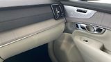 Volvo XC90 (2026) PLUS DARK, B5 AWD, 184+10 kW / - náhled 9