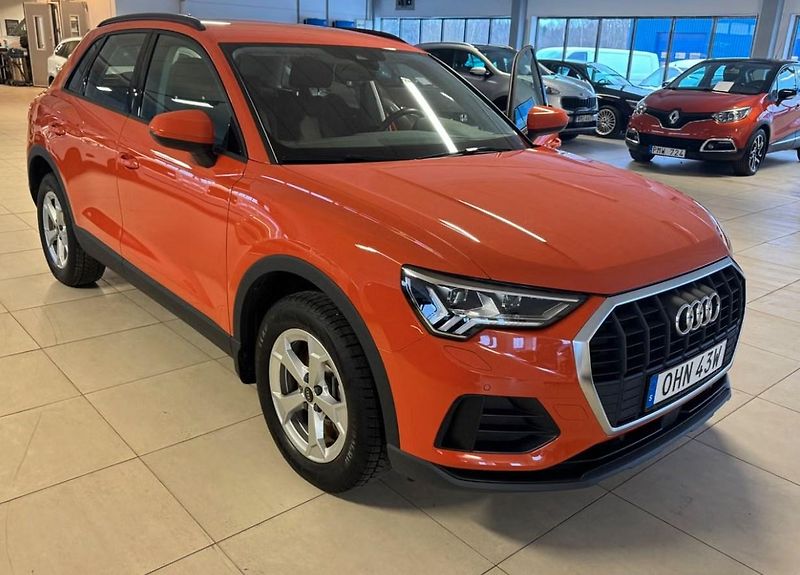 Audi Q3 45 TFSI e Proline Matrix  - fotka 2 z 16