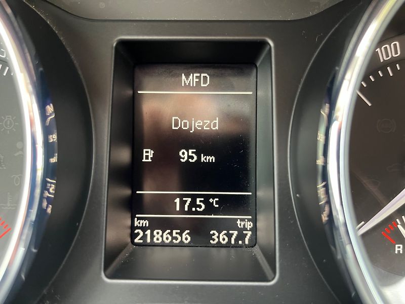 Škoda Superb (2012) 2.0 TDI Laurin a Klement - fotka 15 z 25