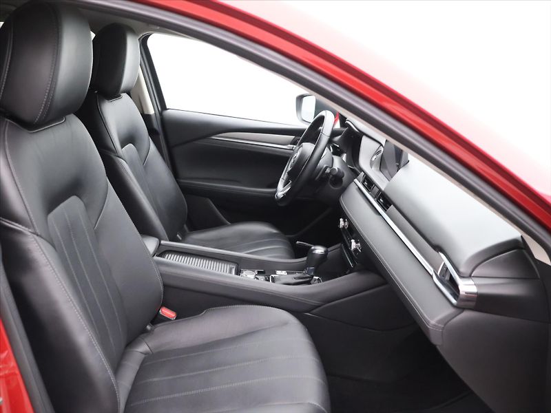 Mazda 6 2,5 Skyactiv-G 143kW Revolutio - fotka 11 z 32
