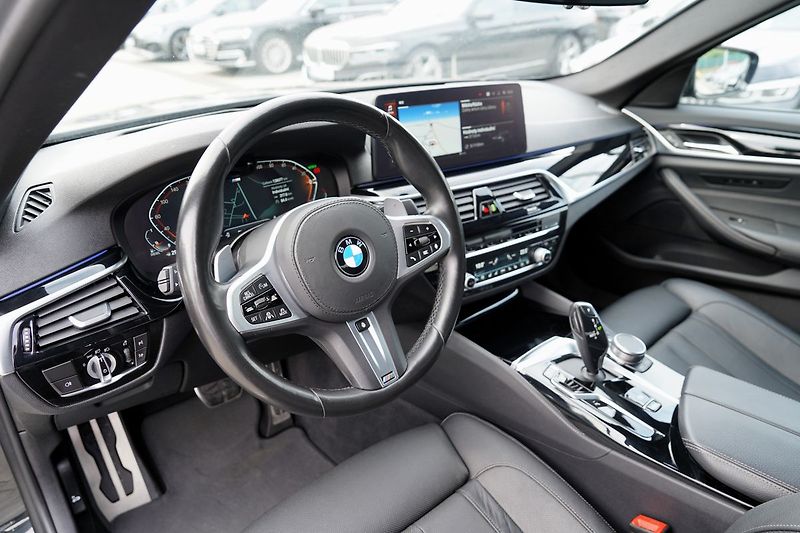 BMW Řada 5 540d xDrive M sport/Lasery - fotka 26 z 50