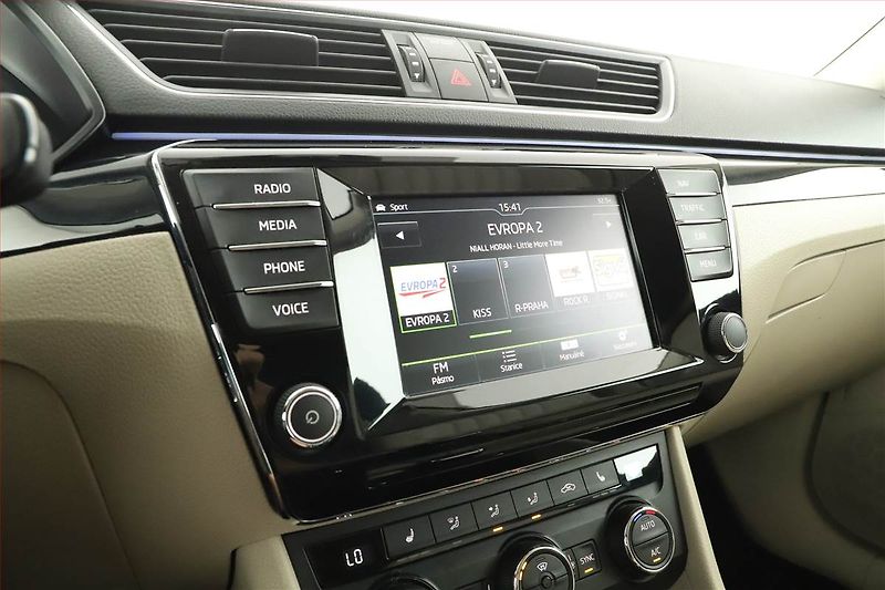 Škoda Superb (2015) Laurin&Klement 2.0 TDI - fotka 9 z 20