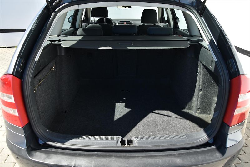 Škoda Octavia 1.6i 75kW LPG TAŽNÉ ZAŘ. ČR - fotka 11 z 19