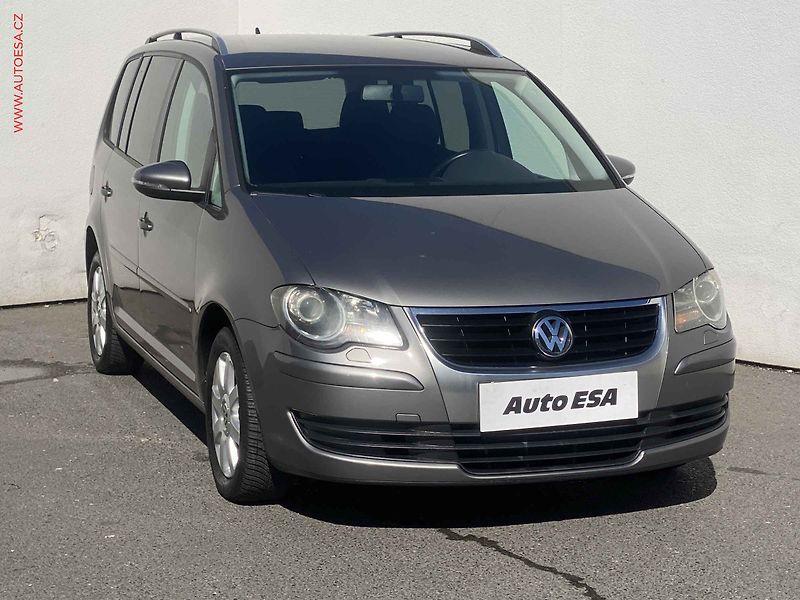 Volkswagen Touran (2010) 1.6i, Freestyle, navi - fotografie inzerátu