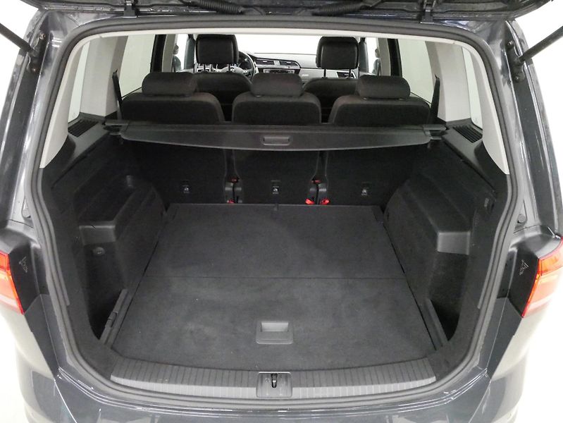 Volkswagen Touran - fotka 26 z 26
