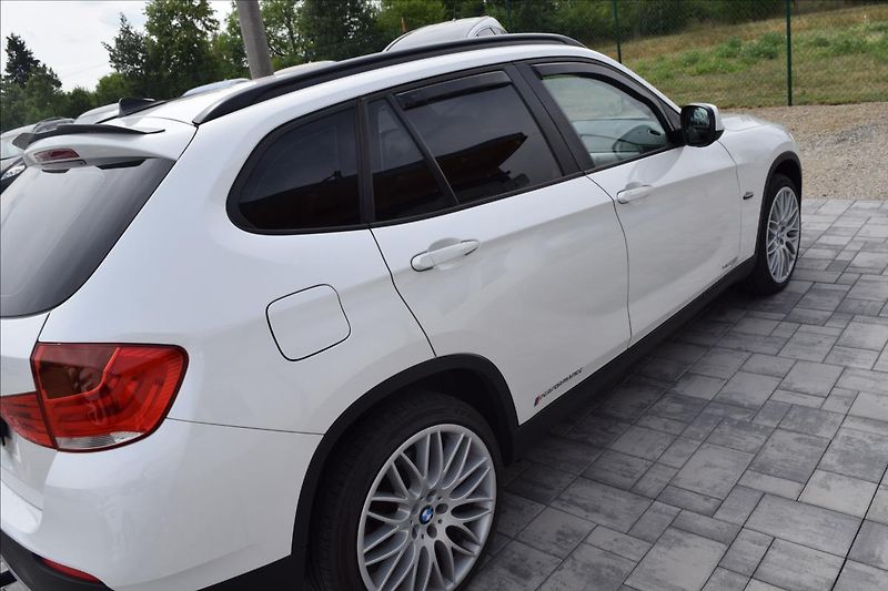 BMW X1 2,0 d 105KW 4X4 TAŽNÉ ALU - fotka 5 z 46