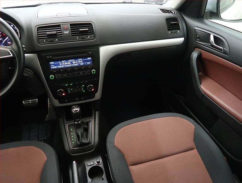 Škoda Yeti (2015) Ambition Plus 2.0 TDI, 4X4 - fotka 8 z 14