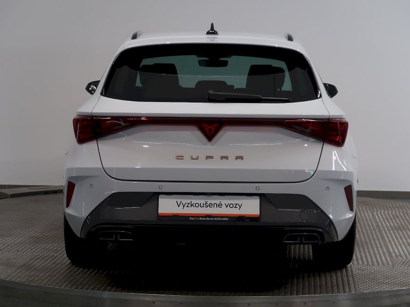 Cupra Leon (2025) ST 1.5 eTSI 110KW DSG - fotka 9 z 43