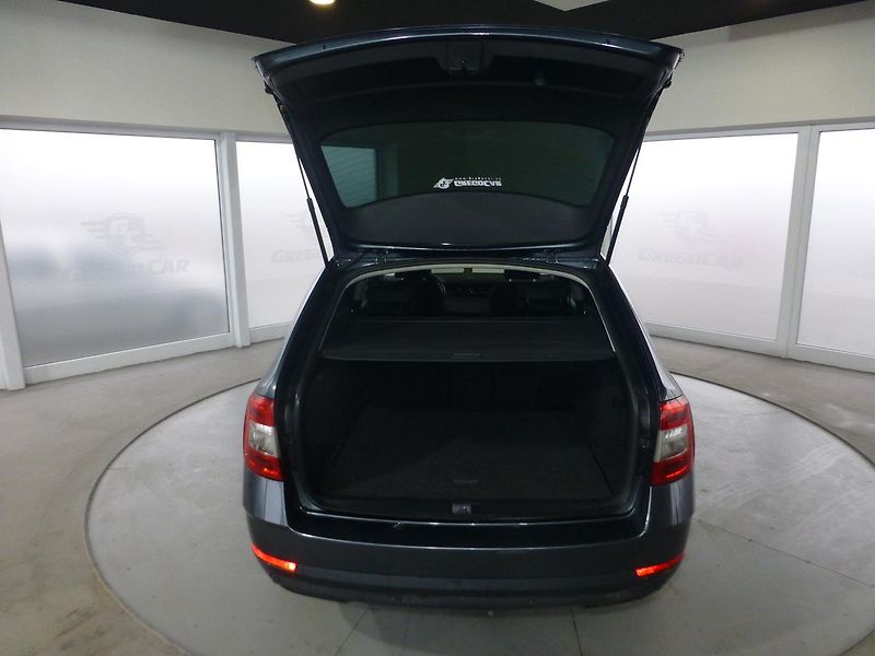 Škoda Octavia (2017) 2,0TDI*NAVIGACE**ALU**PARK.S - fotka 24 z 26