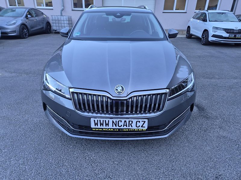 Škoda Superb Combi 2,0TDi DSG 110kw 17ALU - fotka 9 z 48