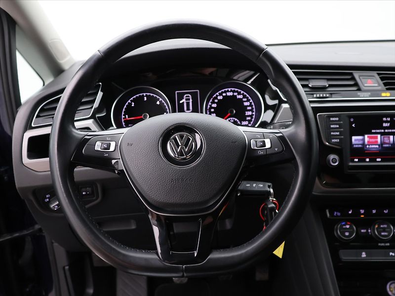 Volkswagen Touran 1,6 TDI 81kW Navi Tažné - fotka 16 z 34