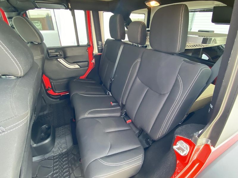 Jeep Wrangler Rubicon 2.8 CRDI 147 kW - fotka 22 z 25