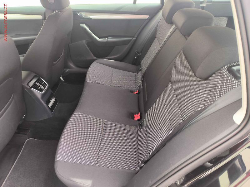 Škoda Octavia (2015) 2.0 TDi, Ambition, STK8/28 - fotka 10 z 16