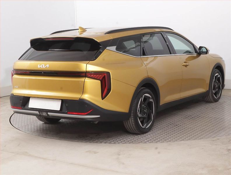 Kia K4 (2026) 1.6 T-GDI, Mrtvý úhel - fotka 5 z 17