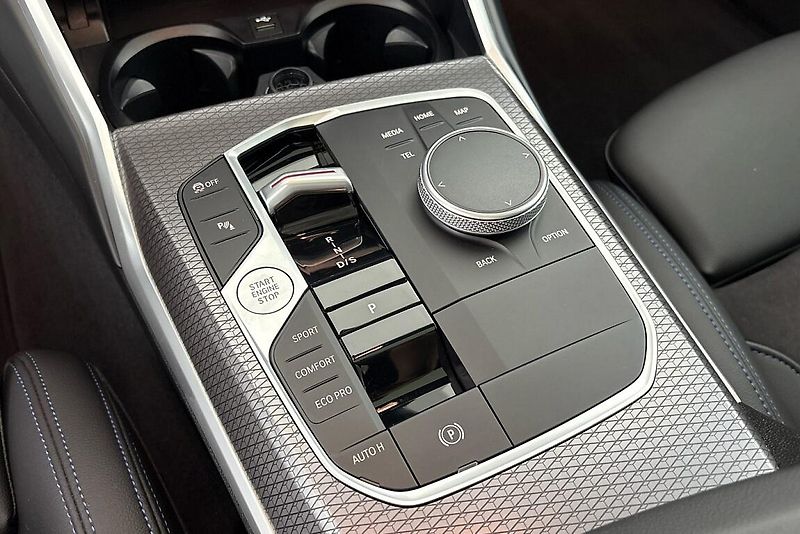 BMW Řada 3 řady 3 | M340d xDrive - fotka 11 z 25