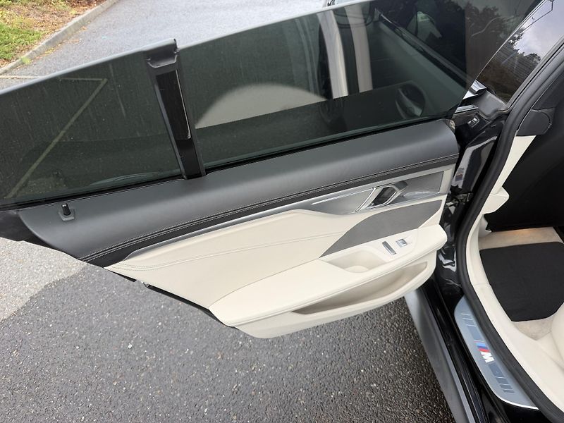 BMW Řada 8 M 850i xDrive 390kW HEAD-UP  - fotka 22 z 25
