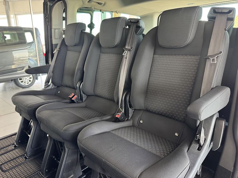 Ford Tourneo Custom 2,0TDCi L2*Kamera*REZERVACE! - fotka 15 z 37