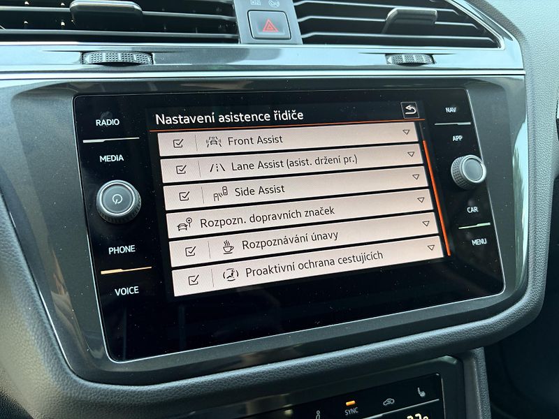 Volkswagen Tiguan 2.0TDI ELEGANCE DSG MATRIX VIR - fotka 47 z 63