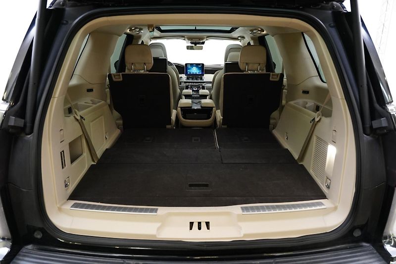 Lincoln Navigator - fotka 26 z 27