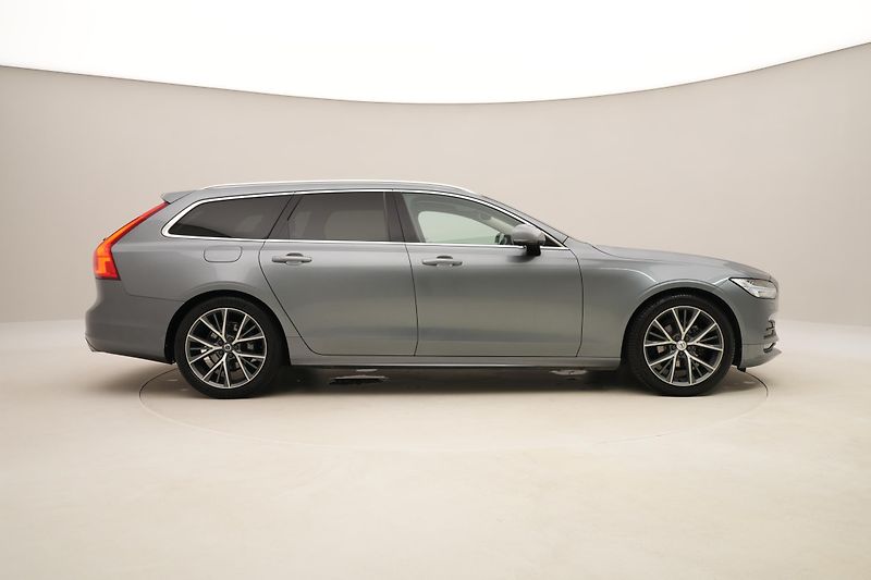 Volvo V90 D4 AWD MOMENTUM AUT  - fotka 13 z 48