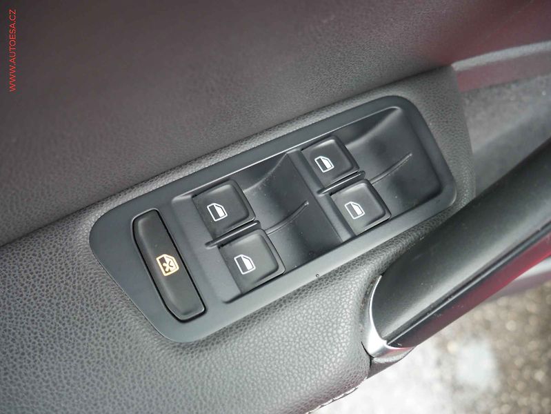 Volkswagen Golf (2014) 1.2 TSi, ČR, Comfort - fotka 14 z 19