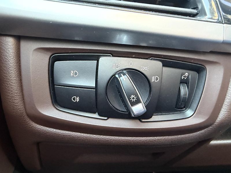 BMW X5 40D LED PANORAMA ROZVODY - fotka 14 z 39
