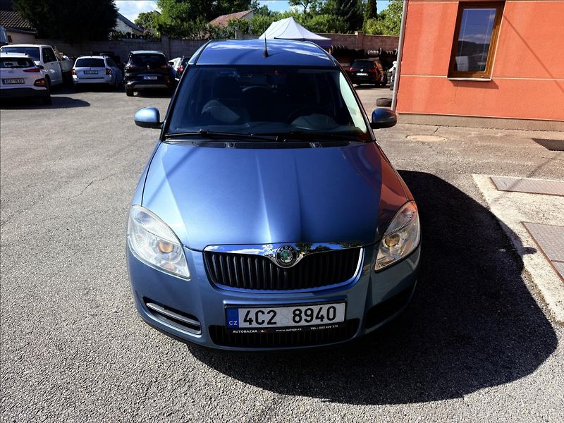 Škoda Roomster 1,2 HTP - fotka 2 z 31