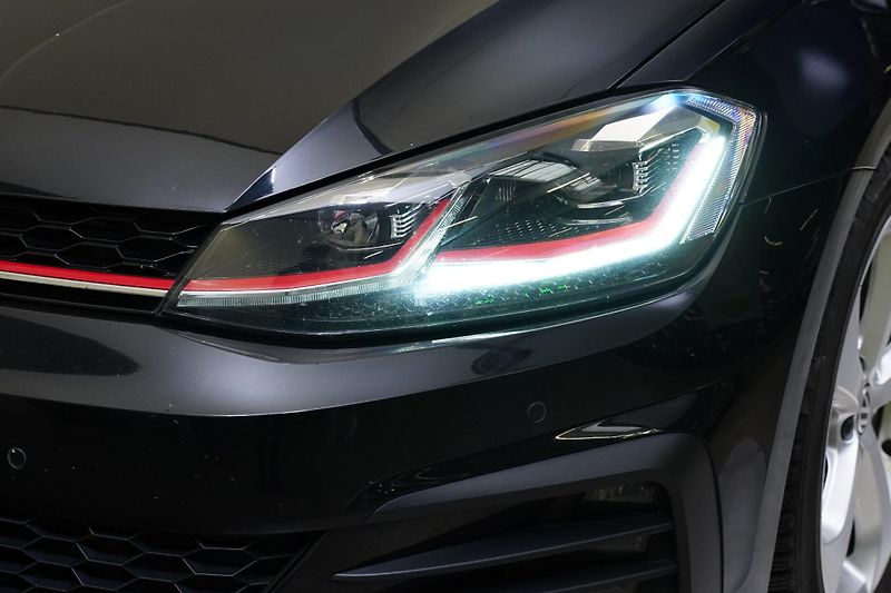 Volkswagen Golf - fotka 9 z 26