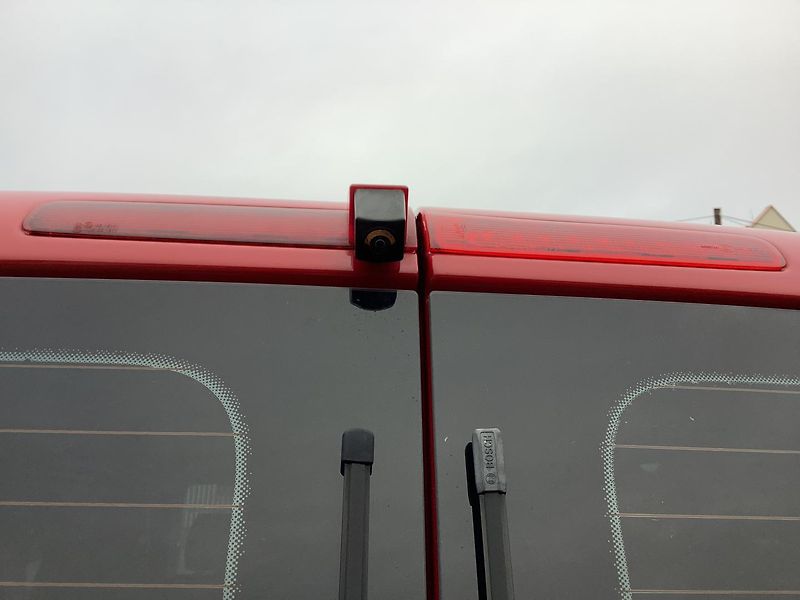 Volkswagen Transporter (2017) T6 Kombi, Webasto, Kamera - fotka 23 z 25