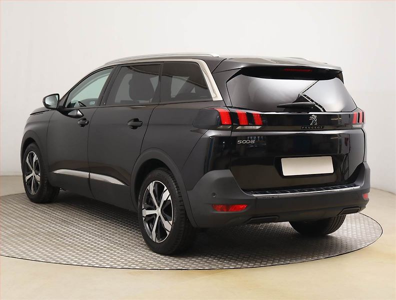 Peugeot 5008 (2019) PureTech 130, 7 míst - fotka 4 z 25