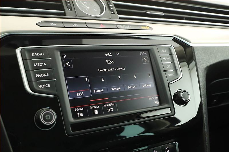 Volkswagen Passat (2015) 1.4 TSI, Automat, Kůže, Navi - fotka 15 z 18