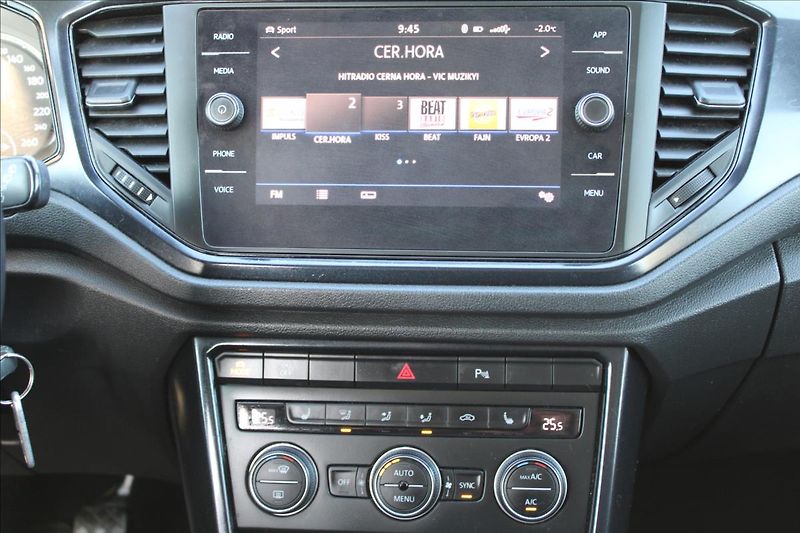 Volkswagen T-Roc 1,6 TDi 85 kW,  servisní kniha - fotka 14 z 27