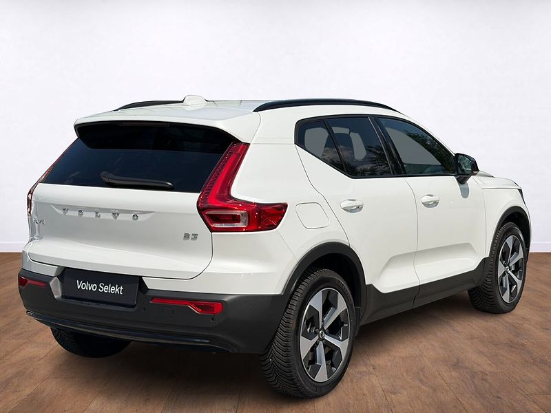 Volvo XC40 (2026) B3 FWD PLUS DARK,HARMAN KARDON - fotka 5 z 19