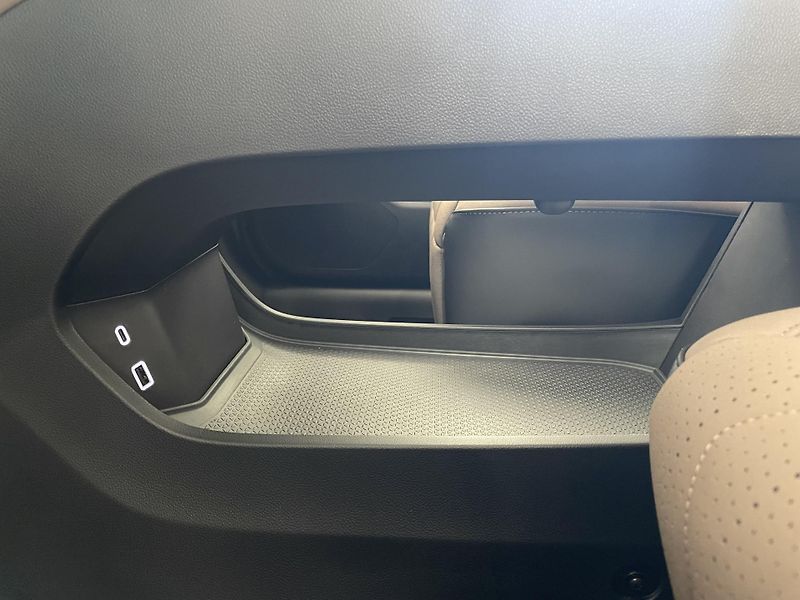 Chery Tiggo 8 PHEV (2026) 1,5T Unique FWD - fotka 32 z 55