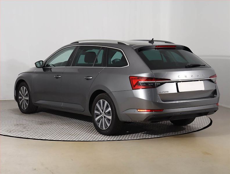 Škoda Superb (2022) 2.0 TDI - fotka 4 z 29
