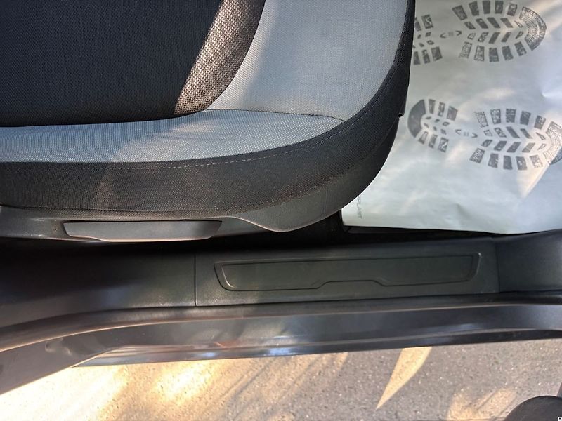 Citroën Grand C4 Picasso 1.6HDi.7MÍST.DPH.ČR.1MAJ.DPH.Z - fotka 39 z 48