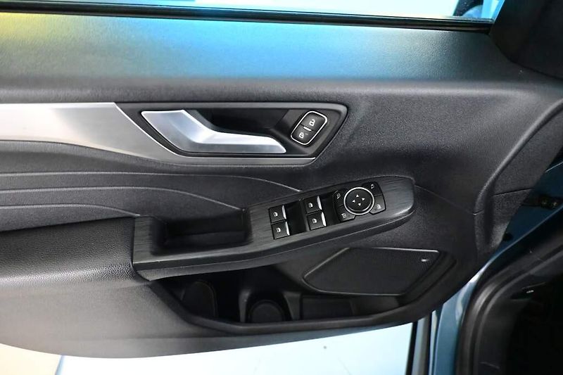 Ford Kuga (2022) 2.0 LED ACC VIRTUAL Tažné Kame - fotka 13 z 37