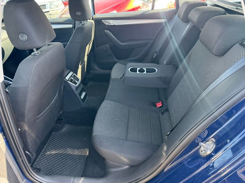 Škoda Octavia (2014) 1,6 TDI 77 KW TAŽNÉ KOLA - fotka 27 z 41