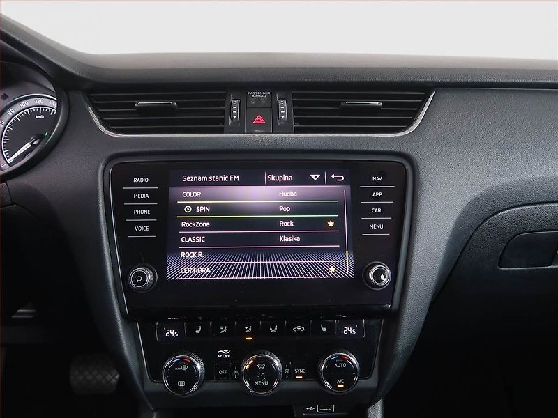Škoda Octavia (2019) Style Plus 2.0 TSI, 4X4 - fotka 12 z 16