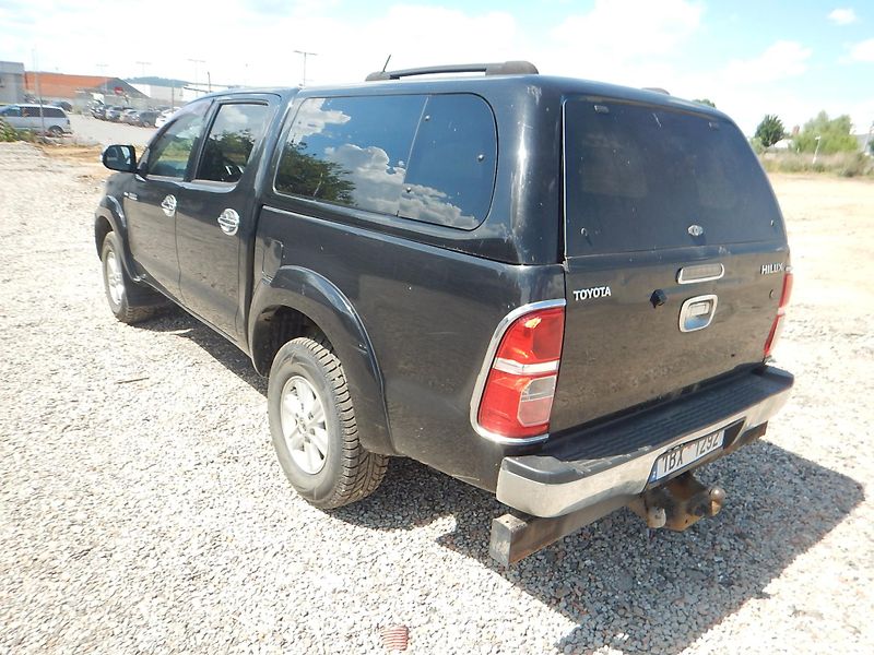 Toyota Hilux 3.0 D-4D, 4x4, AUTOMAT, TAŽNÉ - fotka 8 z 26