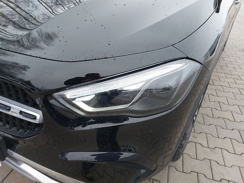 Mercedes-Benz GLA GLA180d - fotka 9 z 26