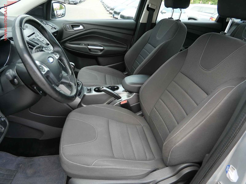 Ford Kuga (2013) 2.0 TDCi, AC, tempo - fotka 8 z 19